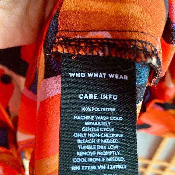 Ultra Lightweight “What to Wear” Orange /Coral/Red/Blue Design Button Down Shirt - Picture 6 of 8